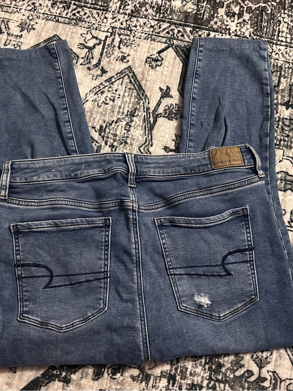 American Eagle Outfitters Skinny Jeans in Medium Blue Wash
